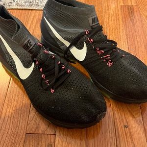 Nike zoom all out flyknit men’s shoes size is 12